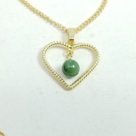 Vintage Heart Pendant Necklace, Gold Tone Chain with Green Bead Center, Minimal - Picture 1 of 7